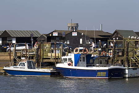 Southwold Hafen, Suffolk, UK, Angelboot/Fischerboot, Ausflugsschiff, Holzschuppen, Fish & Chips-café