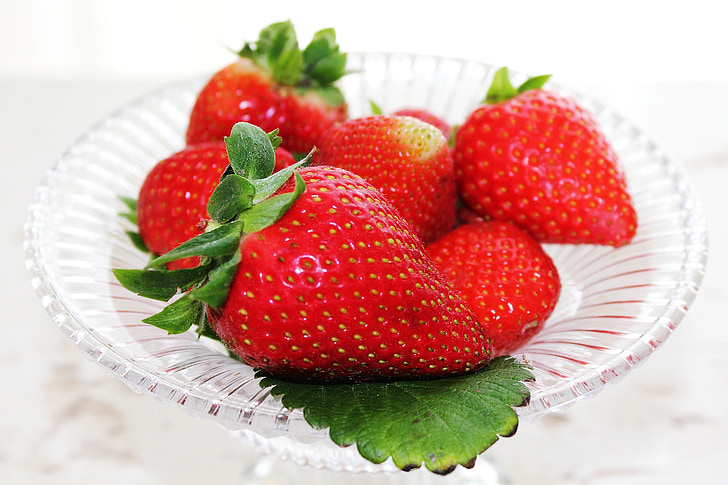 fraises, fruits, rouge, bol à fruits, fruité, fruits, délicieux