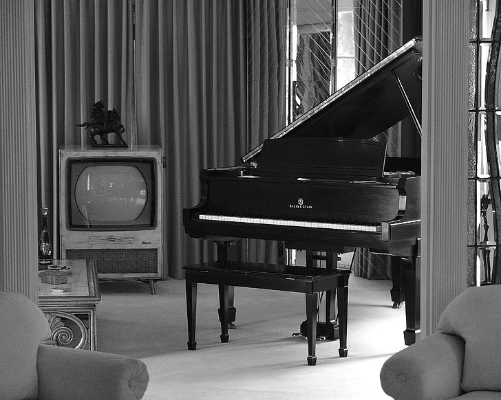 Graceland, Elvis, Memphis, diseño de interiores, retro, piano, TV