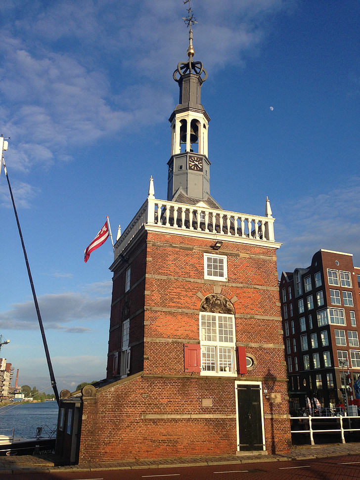 Torre di dovere di accise, Alkmaar, Port autority
