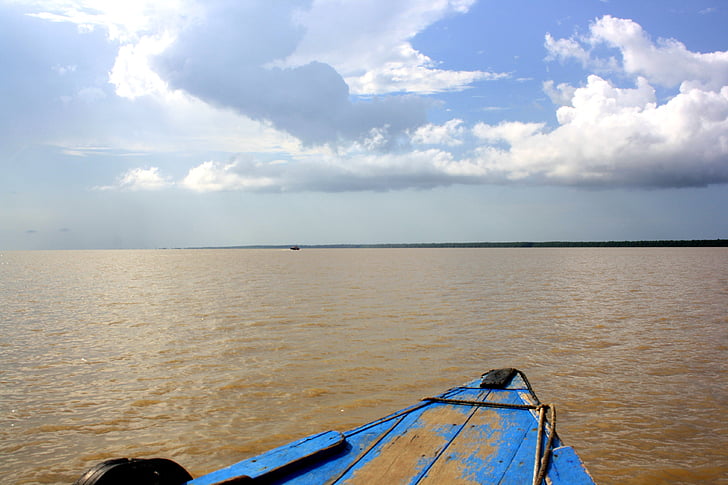 Amazone, Sungai, naik perahu