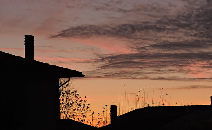 puesta de sol, Casa, nubes, cielo, chimenea, siluetas, Crepúsculo