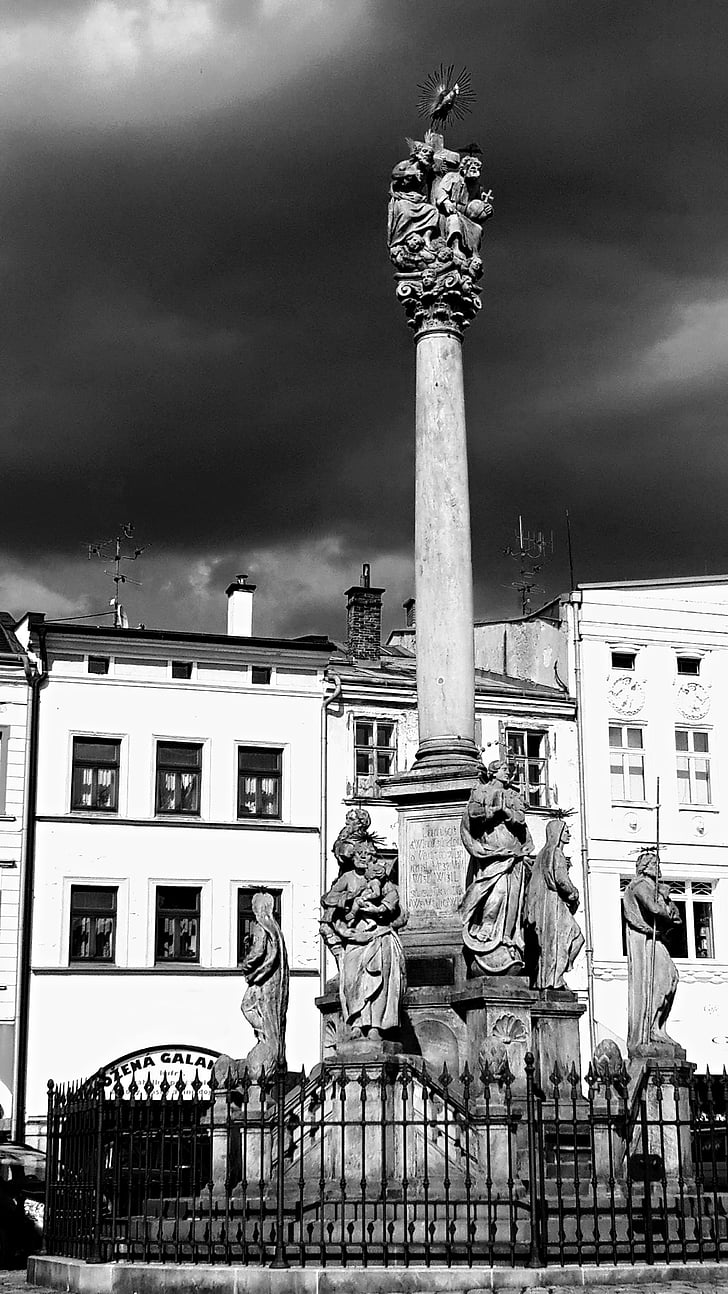 column, drama, memorial, the saints, square