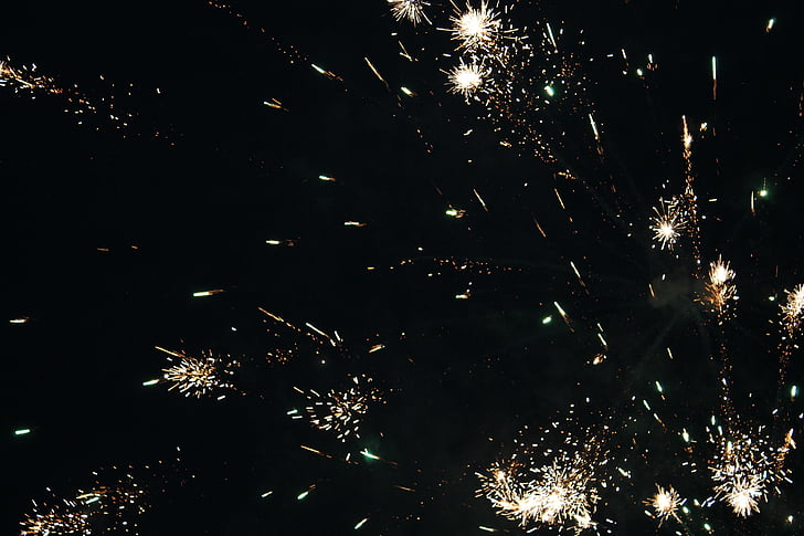 Capodanno, fuochi d'artificio, giorno del nuovo anno, Radio, pioggia di scintille, celebrazione, notte