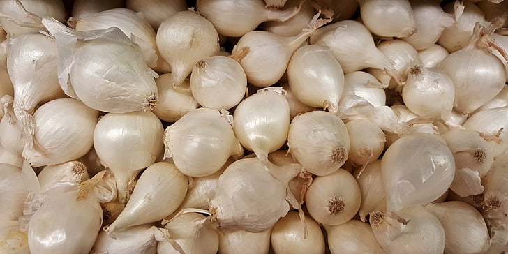 onions, pearl onions, vegetables, small vegetables, cry, peel, white
