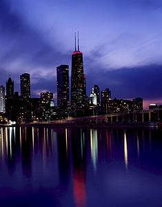 στον ορίζοντα, Σικάγο, σούρουπο, στο κέντρο της πόλης, πύργος αγκραφών, Willis tower, νερό