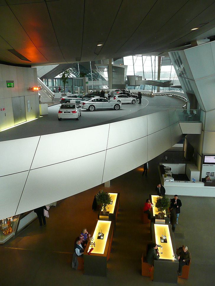 Μουσείο BMW, εσωτερικό, υπερ μοντέρνα, τολμηρή αρχιτεκτονική, κτίριο, τεχνική, φουτουριστικό