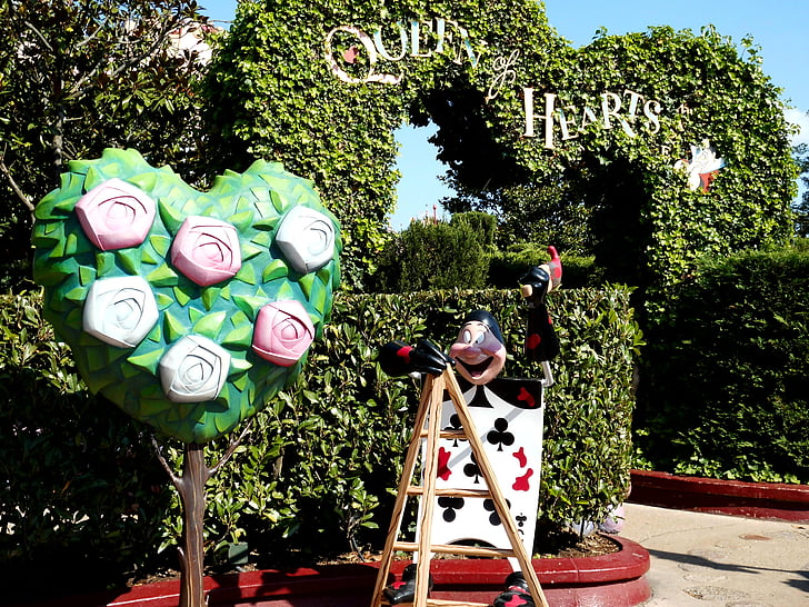 Alice i Underlandet, drottningen av hjärtan, Maze, Disneyland, Paris, corious labyrint, underhållning