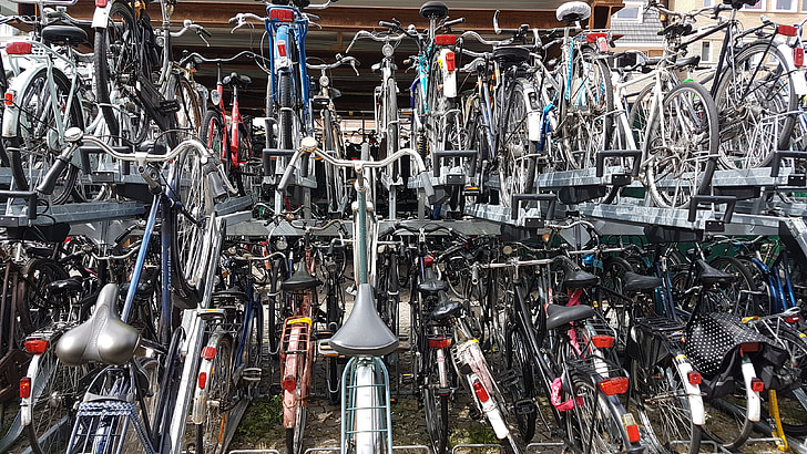Polkupyörät, Bike park place, Maastricht, Hollanti, liikkumiskyky, kaupunkielämän