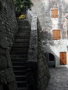 Kotor, Černá Hora, schodiště, kroky, staré město, opevněné město, cestování