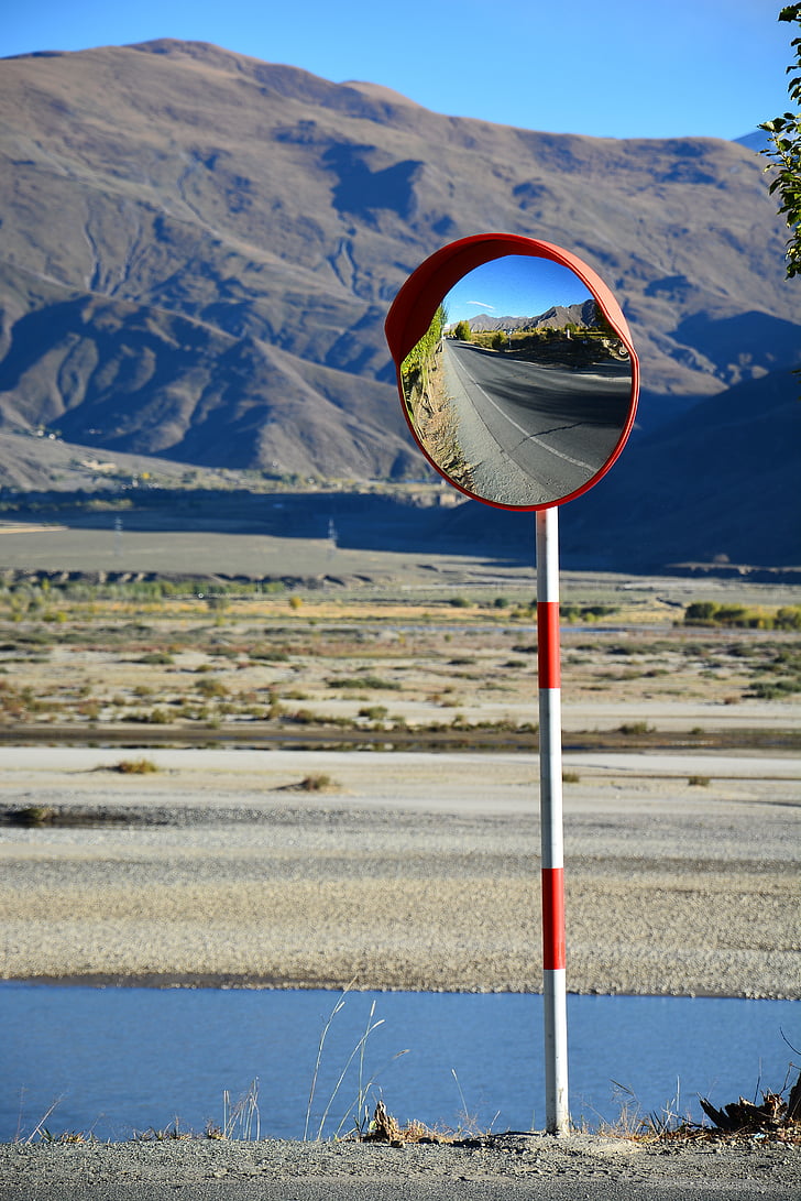 roadside scenery, highway, turning mirrors