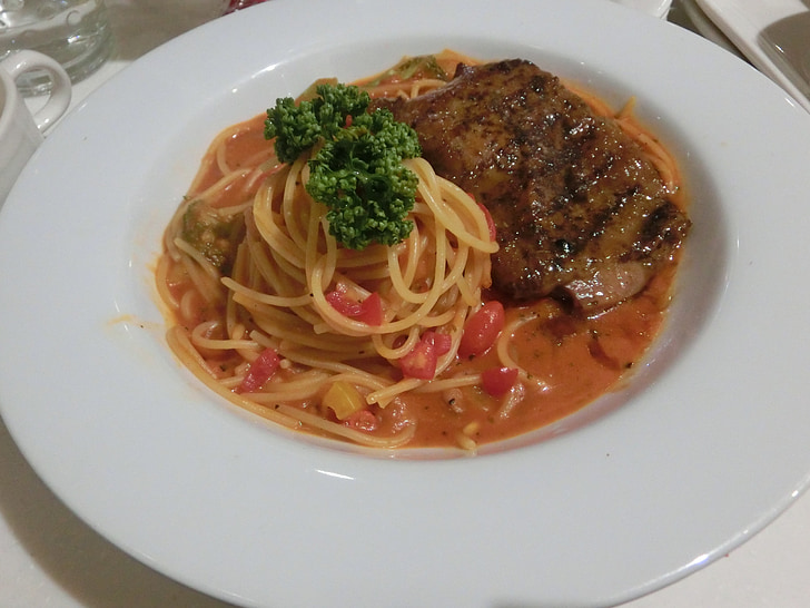 spaghetti, red sauce, gourmet