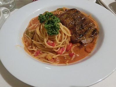 Spaghetti, salsa rossa, Gourmet