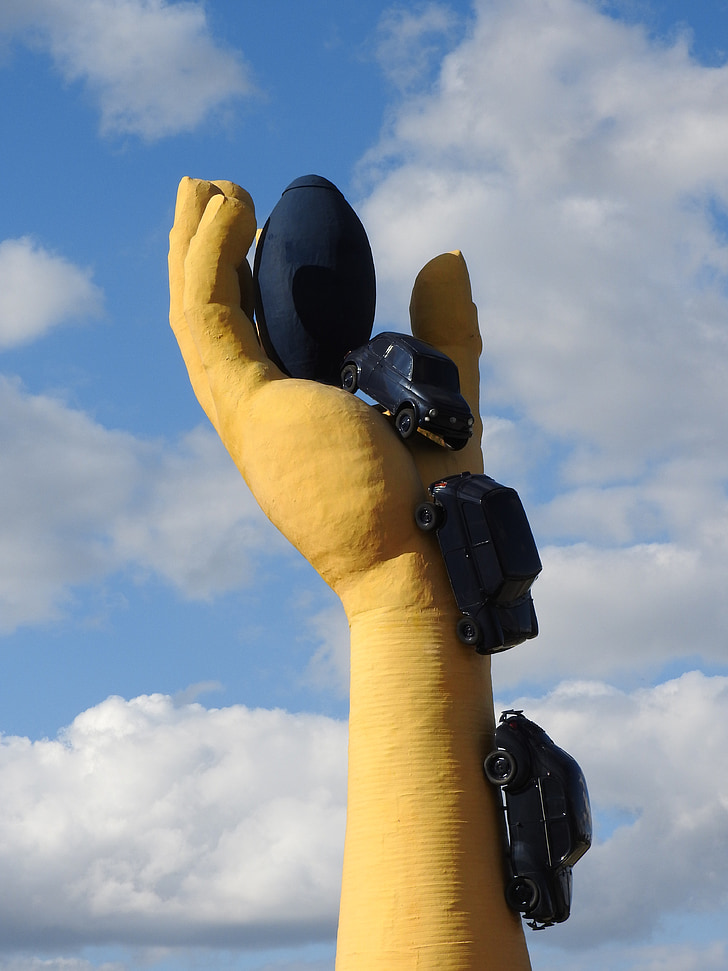 Rond point, Châtellerault, Pila, gul hånd, skulptur, bil, rundkjøring