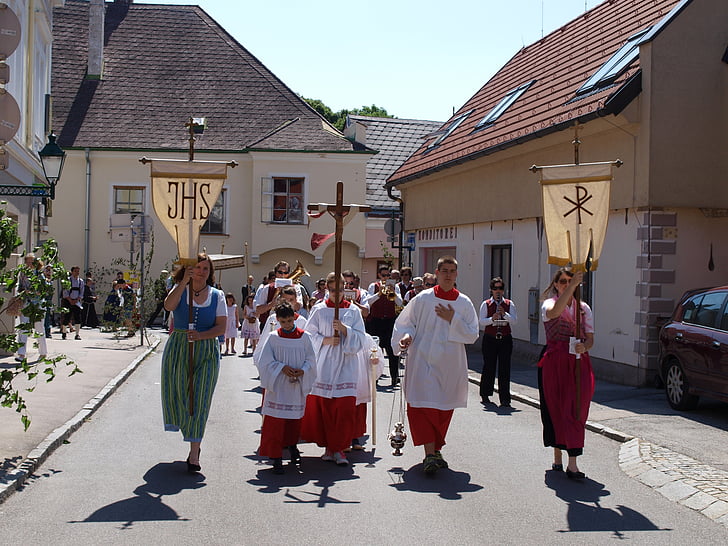 corpus christi, processione, Chiesa, costume, Bandiere, portando il cielo, culture