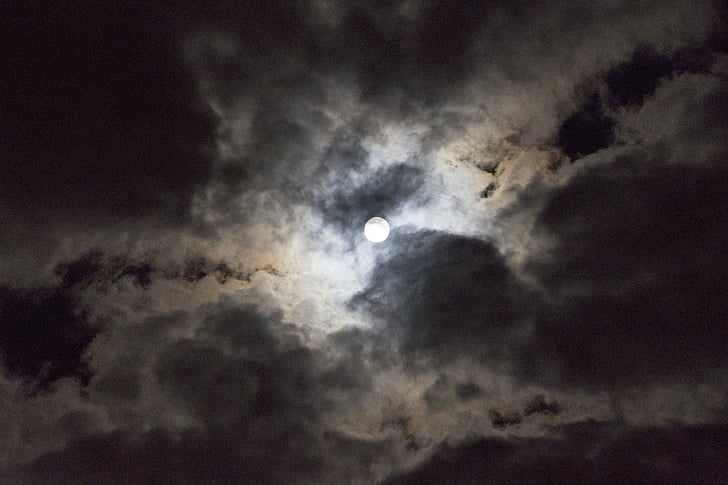 Луната, облаците, нощ, небе, пълнолуние, тъмнината, мътен