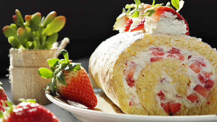 strawberry, strawberry cake, bisquit, bisquitrolle, cream, cake, bake