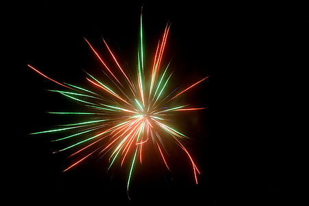 fuegos artificiales, Pirotecnia, fin de año, noche, día de año nuevo, luces, explosiones
