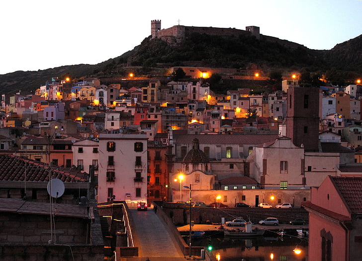 Sardinia, Bosa, thành phố, buổi tối, ý