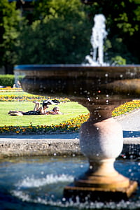 Munich, patio jardín, verano, agua, fuente, Prado, chica