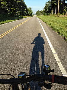 自行车的阴影, 农村公路, 骑自行车, 道路, 骑自行车的人, 阴影, 自行车