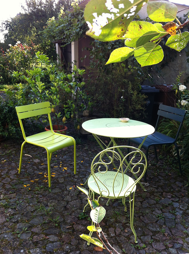 Záhrada, stoličky, Tabuľka, prestávka