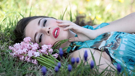 Flicka, hyacint, blommor, naturen, skönhet, våren, kvinnor