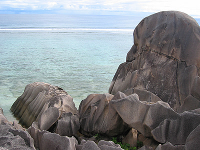 rock, cliff, erosion, washed out, seychelles, sea