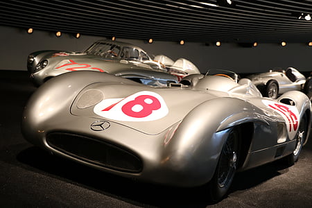 Mercedes-benz museum, Stuttgart, Oldtimer, Výstava, staré autá, vozidlá, Classic