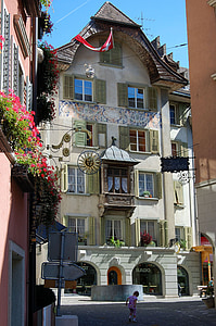 Švica, Bremgarten, staro mestno jedro, poletje, turizem, mesto odmori, fasade