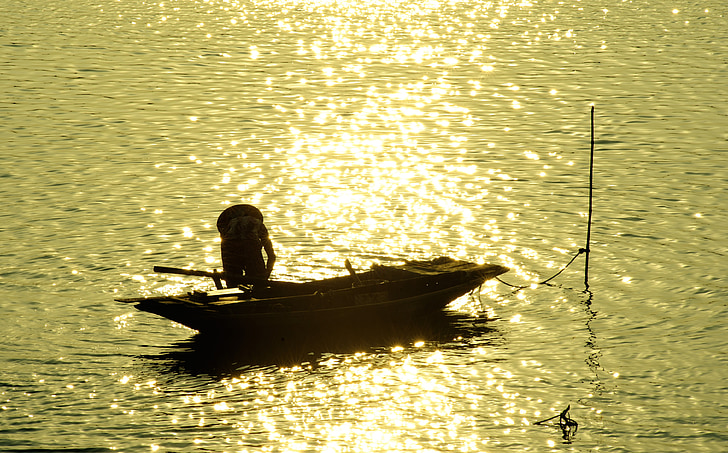 l'aire lliure, l'aigua, l'embarcació, captura de peixos, posta de sol, or, la tarda