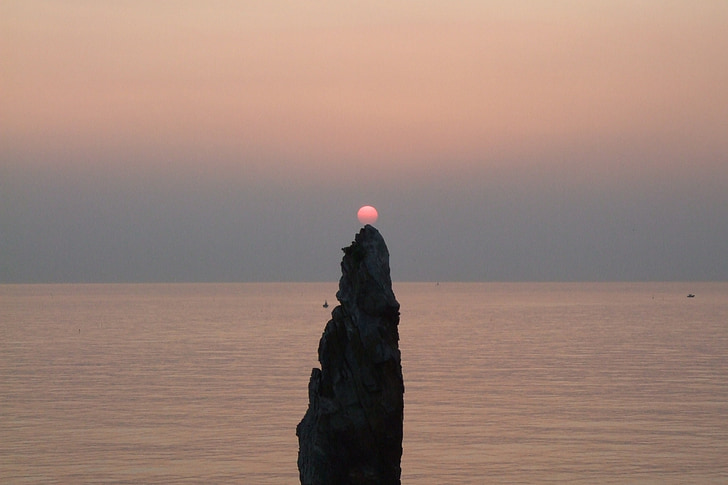 Gangwon, roca vela, salida del sol