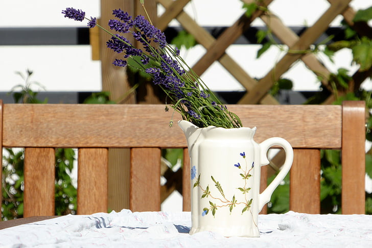 lavendel, buket, blomster, vase, sommerdag, terrasse, sæde