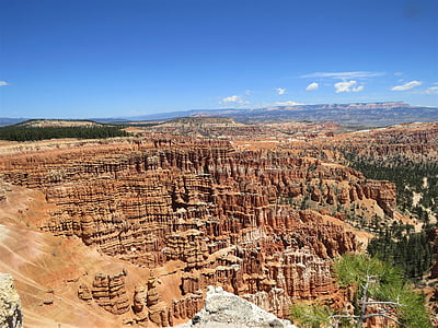 Bryce canyon, Utah, piesze wycieczki, Piaskowiec czerwony, błękitne niebo