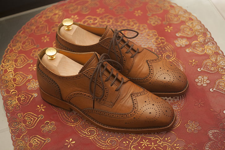 wingtip, dress shoes, leather shoes, full grain, derby, formal, brogue