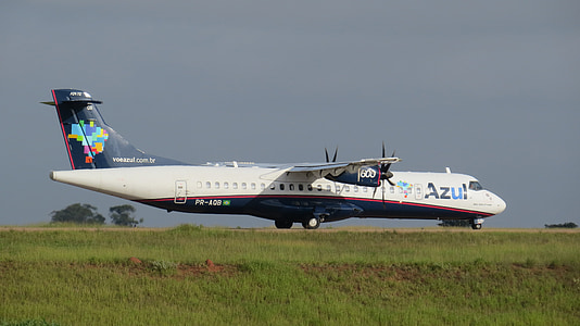 ATR, niebieski, samolot, łąki, Lotnisko, Viracopos, Take-off
