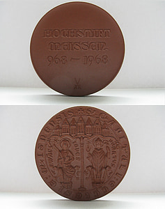 Medalla, Meissen, porcelana, perno alto, de 1968, DDR, antiguo