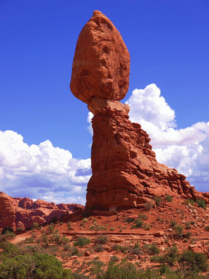 balanced, rock, arches, national, park, moab, utah