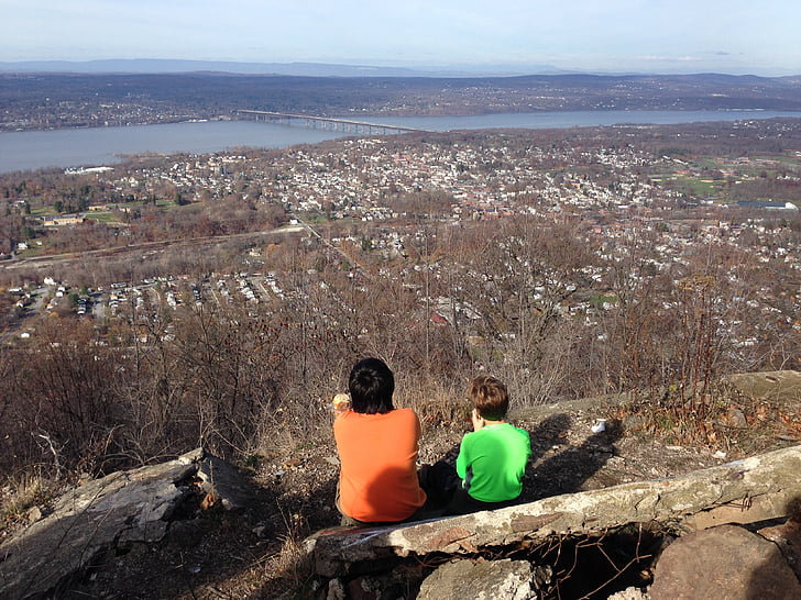 Hudson river, panoramiczny widok, Newburg – miasto, Lampa ostrzegawcza, Most, Stany Zjednoczone Ameryki, dzieci