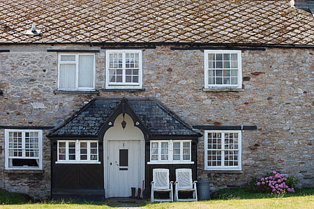 Casa, Cornwall, Inglaterra, entrada, cobertos, cadeiras de jardim, botas de borracha