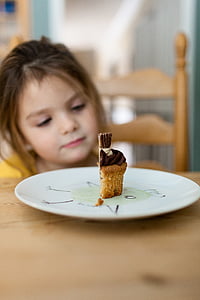 Muffin, niño, pastel, chica, masa, cocina, placa de