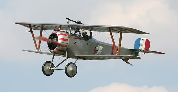 Nieuport 17, dwupłatowy myśliwiec, Francuski, i wojny światowej., pierwszy lot w styczniu 1916, lotnik, 9-cylindrowy obrotowe star
