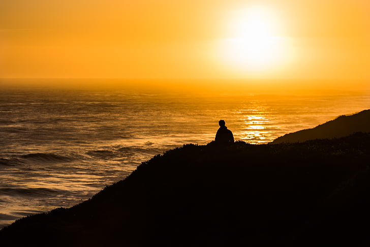 persona, Arriba, colina, cerca de, mar, puesta de sol, Océano