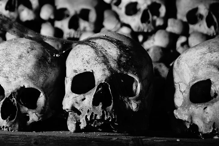 Skull and crossbones, schedel, bot kerk, kerk, Kutna hora, Sedlec, Ossuarium