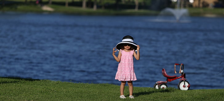 mała dziewczynka, kapelusz, rower, sukienka, Sunshine, Park, Towne jezioro