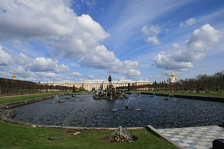 Peterhof, Lagoa, água, jardins, fonte, céu, St. petersburg