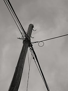 elektrické vedení, sloupec, dřevěný, kabely, vodiče, elektroinstalace, černá a bílá
