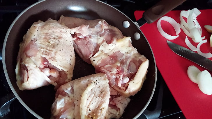 raw chicken, fry pan, cutting board, onions, chicken, food, raw