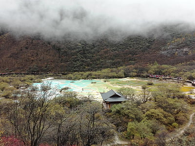 el drac groc, piscina de color cinc, Sichuan, el paisatge