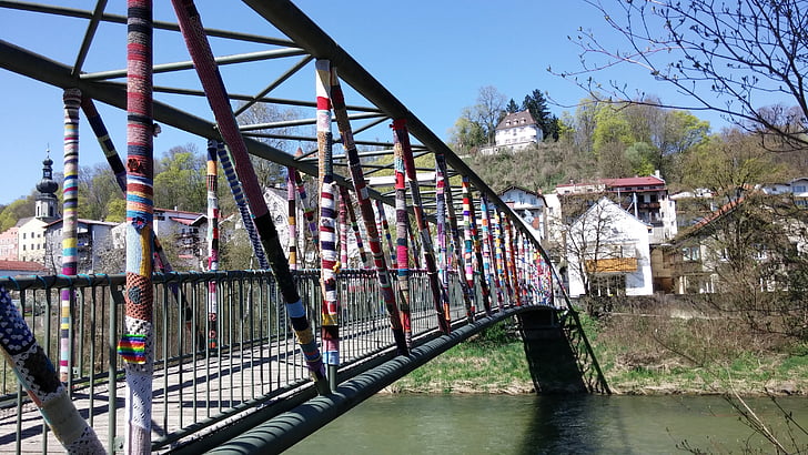 Trostberg, Chiemgau, ALZ, alzbrücke, umetnine, kvačkanje, pletene